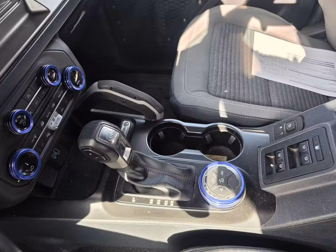 2022 Ford Bronco Outer Banks - Image 3