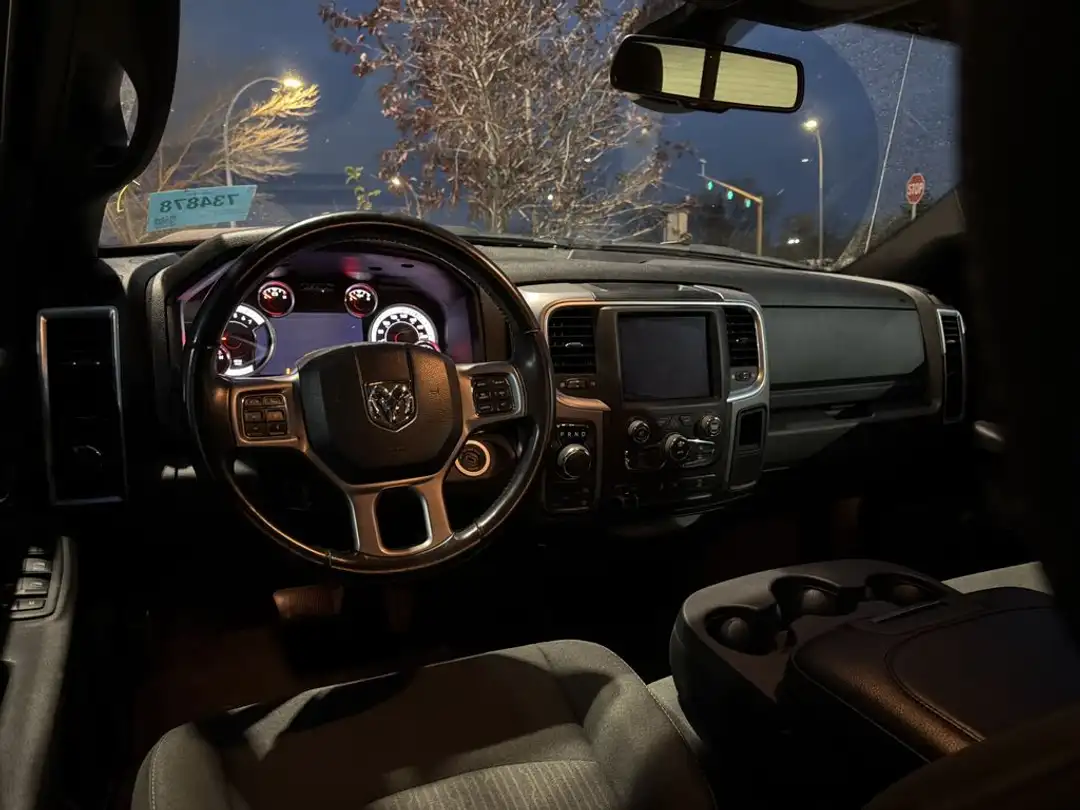 2021 Ram 1500 Classic WARLOCK - Image 3