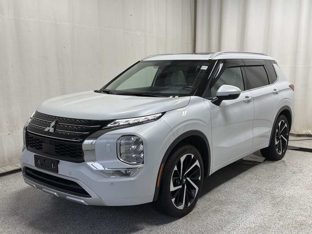 2024 Mitsubishi Outlander GT - Image 2