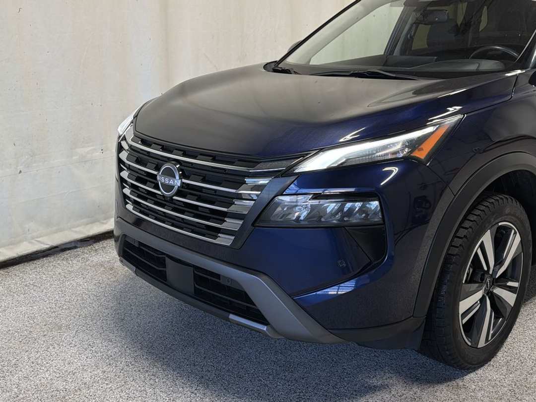 2024 Nissan Rogue SL - Image 3