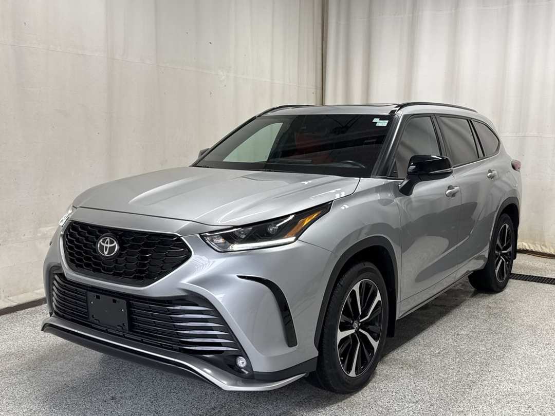 2022 Toyota Highlander XSE - Image 2