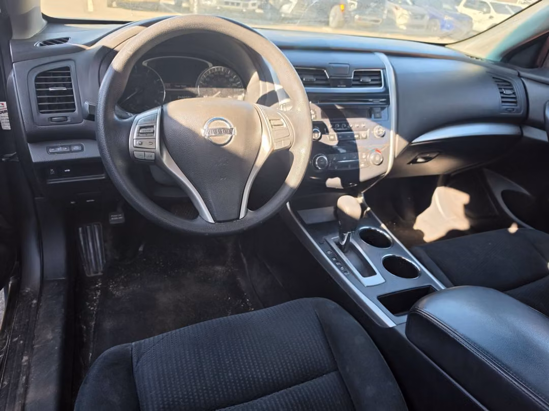 2015 Nissan Altima 2.5 S - Image 3