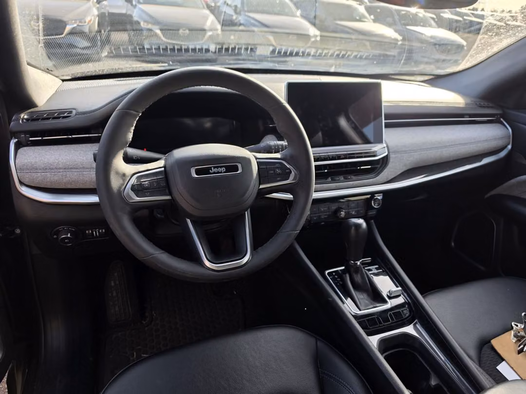 2023 Jeep Compass NORTH - Image 3