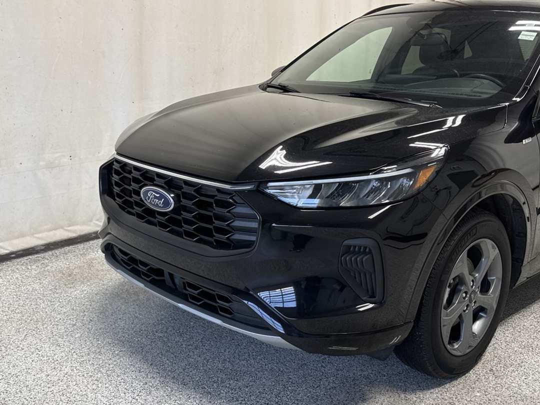 2024 Ford Escape STLine - Image 3