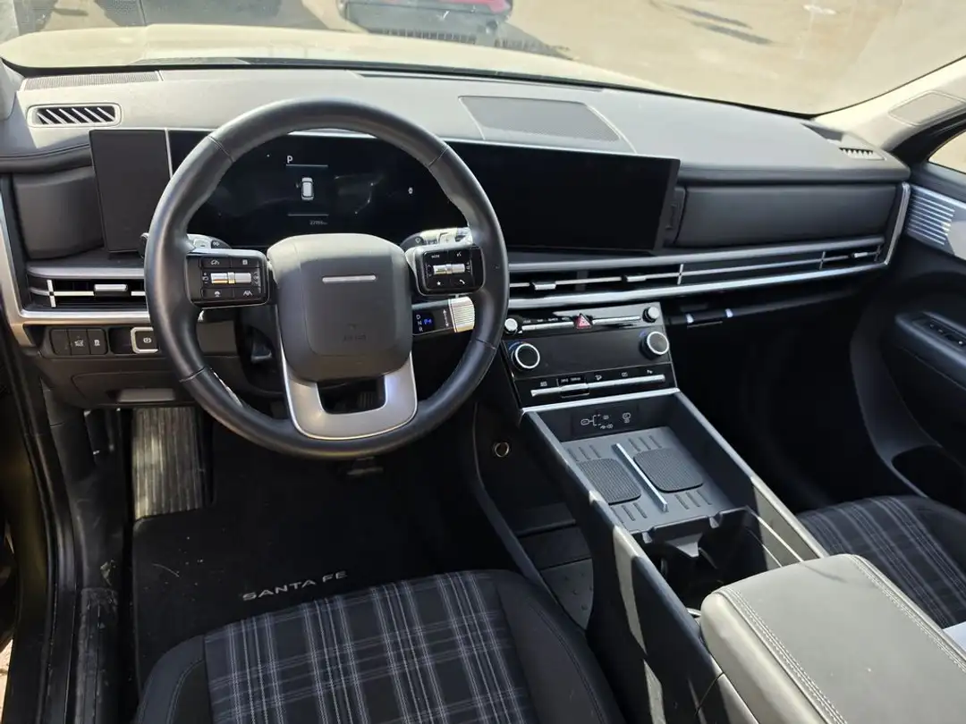 2026 Hyundai Santa Fe Hybrid PREFERRED - Image 3