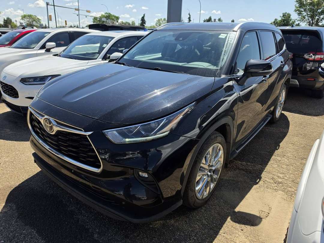 2023 Toyota Highlander LIMITED - Image 2