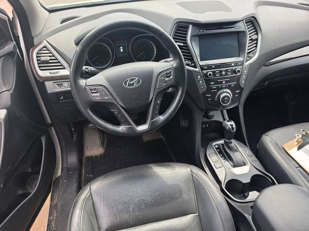 2017 Hyundai Santa Fe Xl - Image 3
