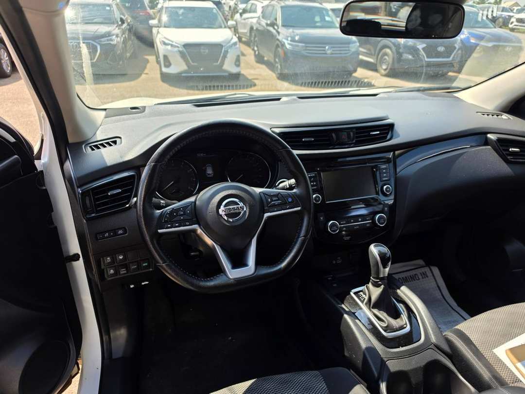 2023 Nissan Qashqai SV - Image 3