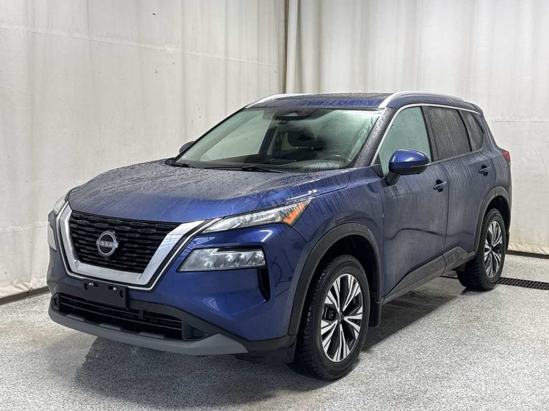 2023 Nissan Rogue SV Moonroof - Image 2