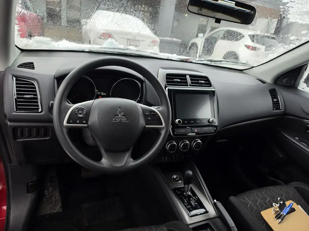 2026 Mitsubishi Rvr ES - Image 3
