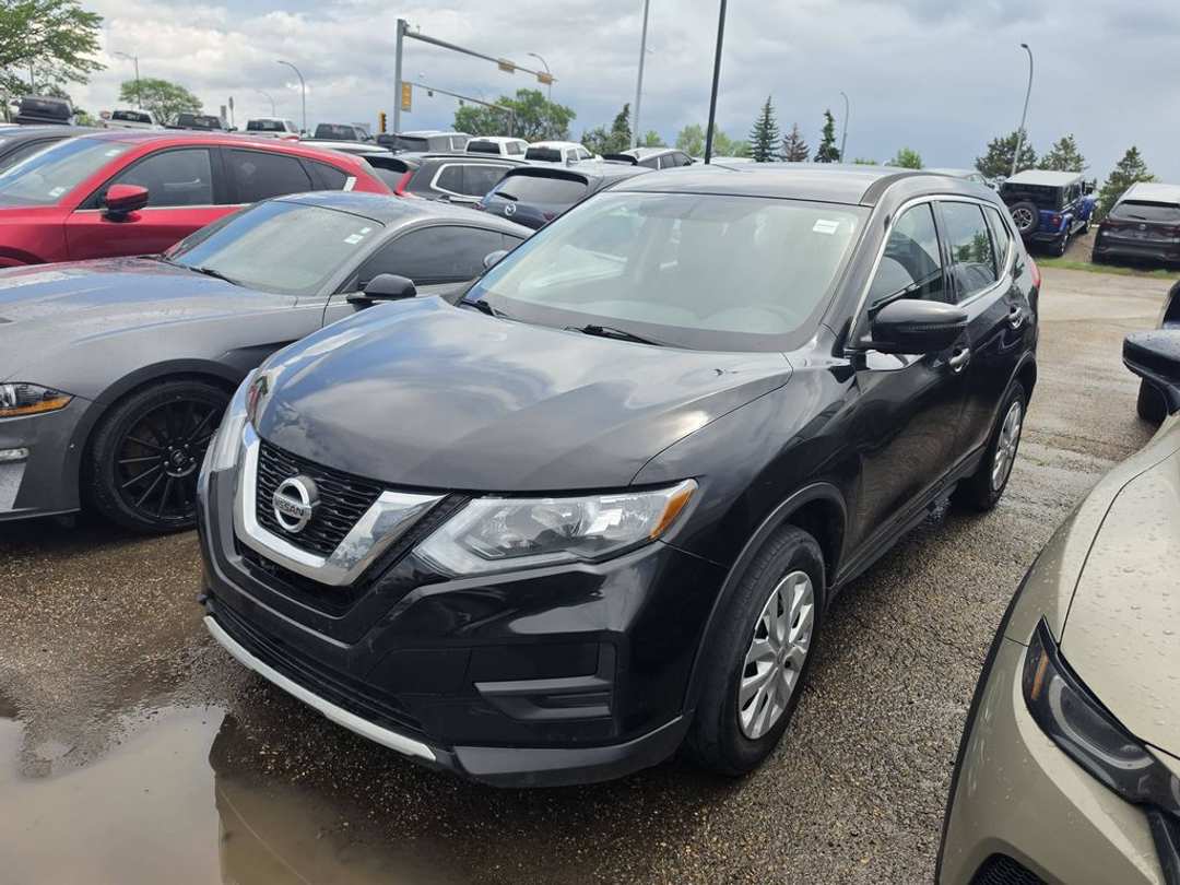 2017 Nissan Rogue SV - Image 2