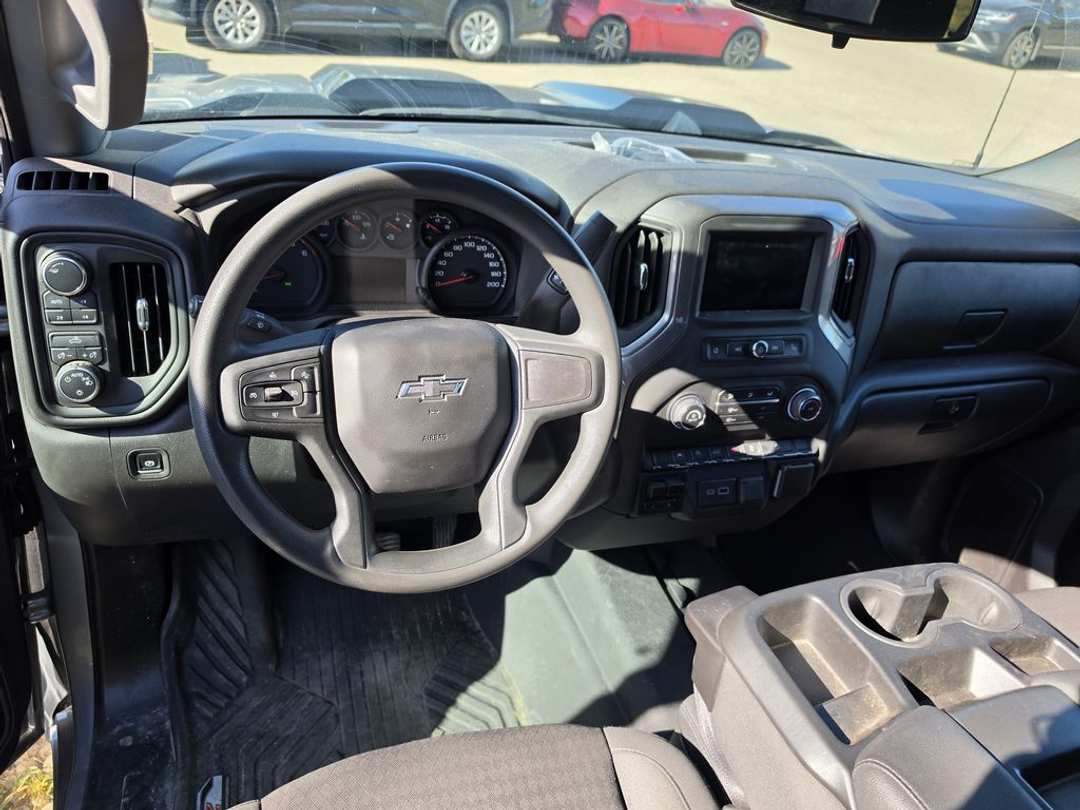 2024 Chevrolet Silverado 1500 TRAILBOSS - Image 3