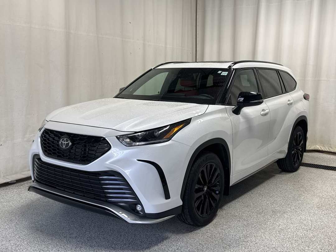 2024 Toyota Highlander XSE - Image 2