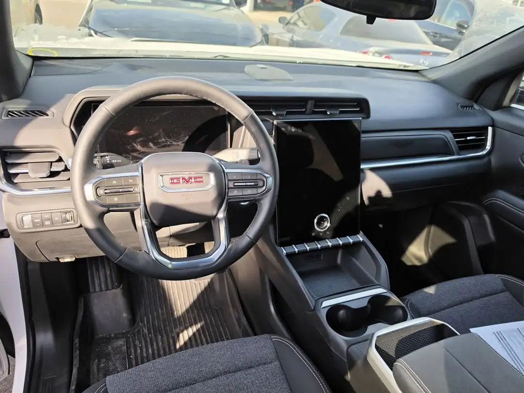 2025 GMC Terrain ELEVATION - Image 3